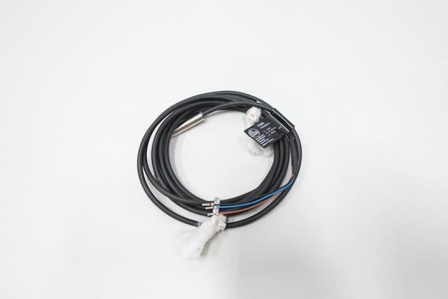 IFM EFECTOR IT5042 ITB300BBPKG INDUCTIVE PROXIMITY SENSOR 10-30V-DC