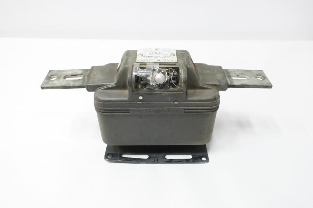 GENERAL ELECTRIC GE JKM-3 497X32 CURRENT TRANSFORMER 300:5A 4.8KV-AC