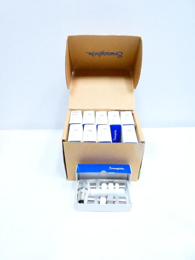BOX OF 50 SWAGELOK SS-1610-1-16W STAINLESS MALE WELD CONNECTOR 1" TUBE X 1" WELD