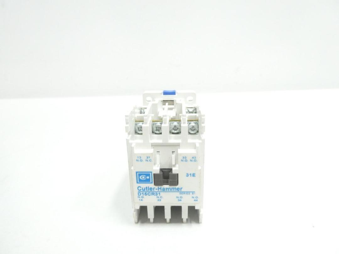 CUTLER HAMMER D15CR31 CONTROL RELAY 120V-AC