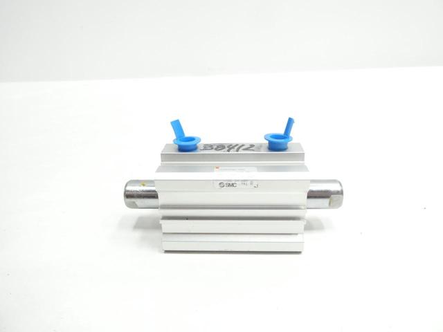 SMC CDQ2WA32-30D DOUBLE ROD PNEUMATIC CYLINDER 32MM 30MM STROKE 1/8IN 150PSI