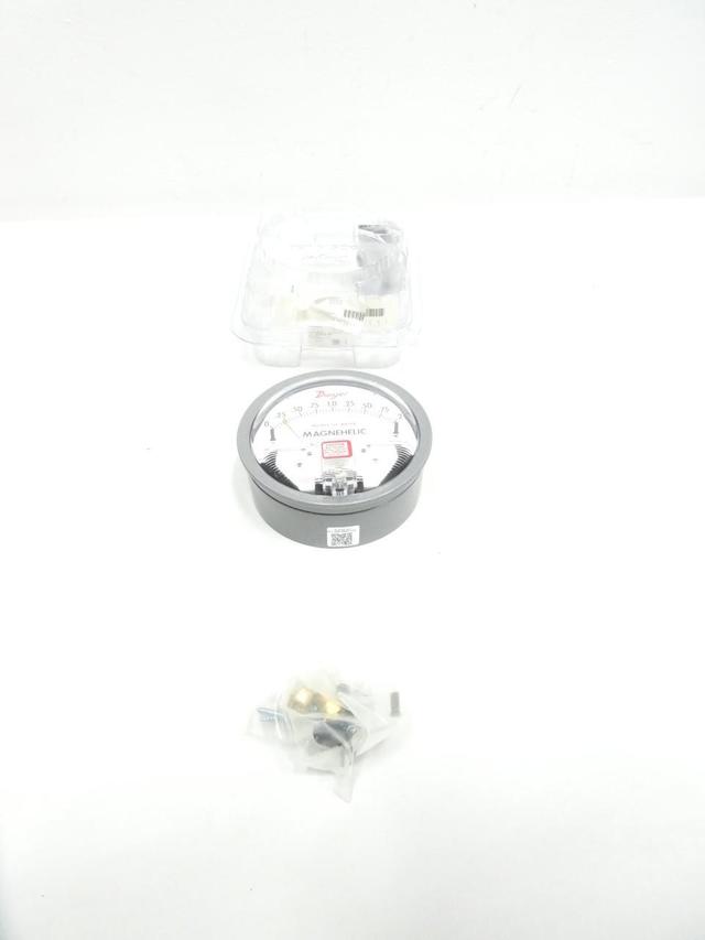 DWYER 2002 MAGNEHELIC PRESSURE GAUGE 4IN 1/8IN NPT 0-2IN-H2O 