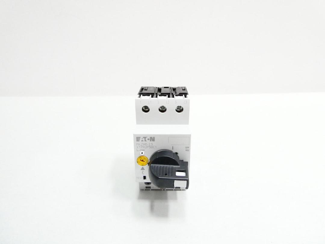 EATON PKZM0-2.5/AK XTPR2P5BC1 MANUAL STARTER 2.5A AMP