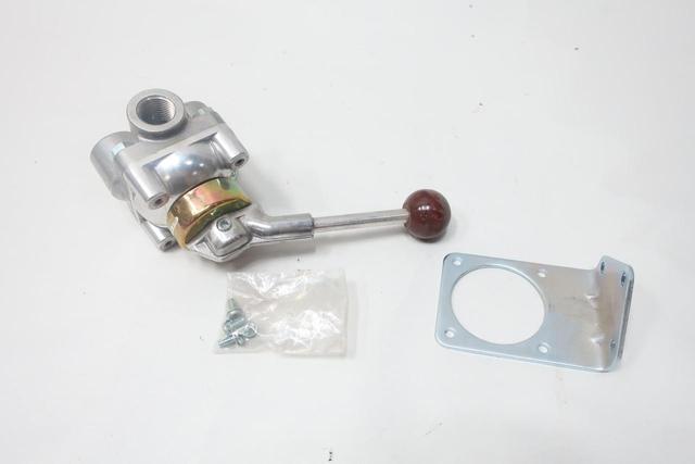 BARKSDALE 9023-MC-A-CD MANUAL OPERATED DIRECTIONAL CONTROL VALVE 1/2IN 250PSI