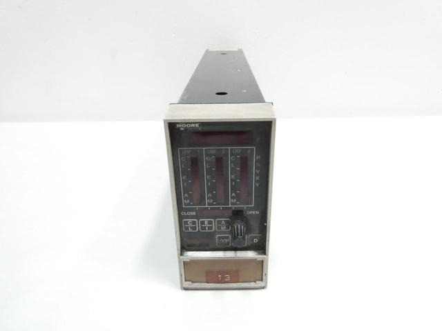 MOORE 15738-119 DIGITAL SINGLE LOOP CONTROLLER