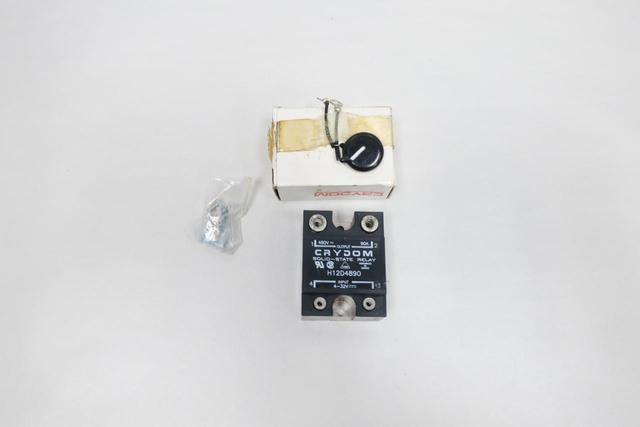 CRYDOM H12D4890 SOLID STATE RELAY 4-32V-DC 90A AMP 480V-AC