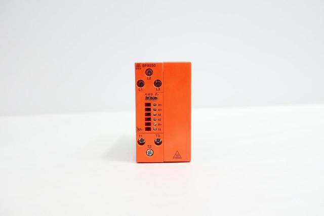 DOLD BF 9250.03/001 0050520 SAFETY RELAY 24/48V-DC
