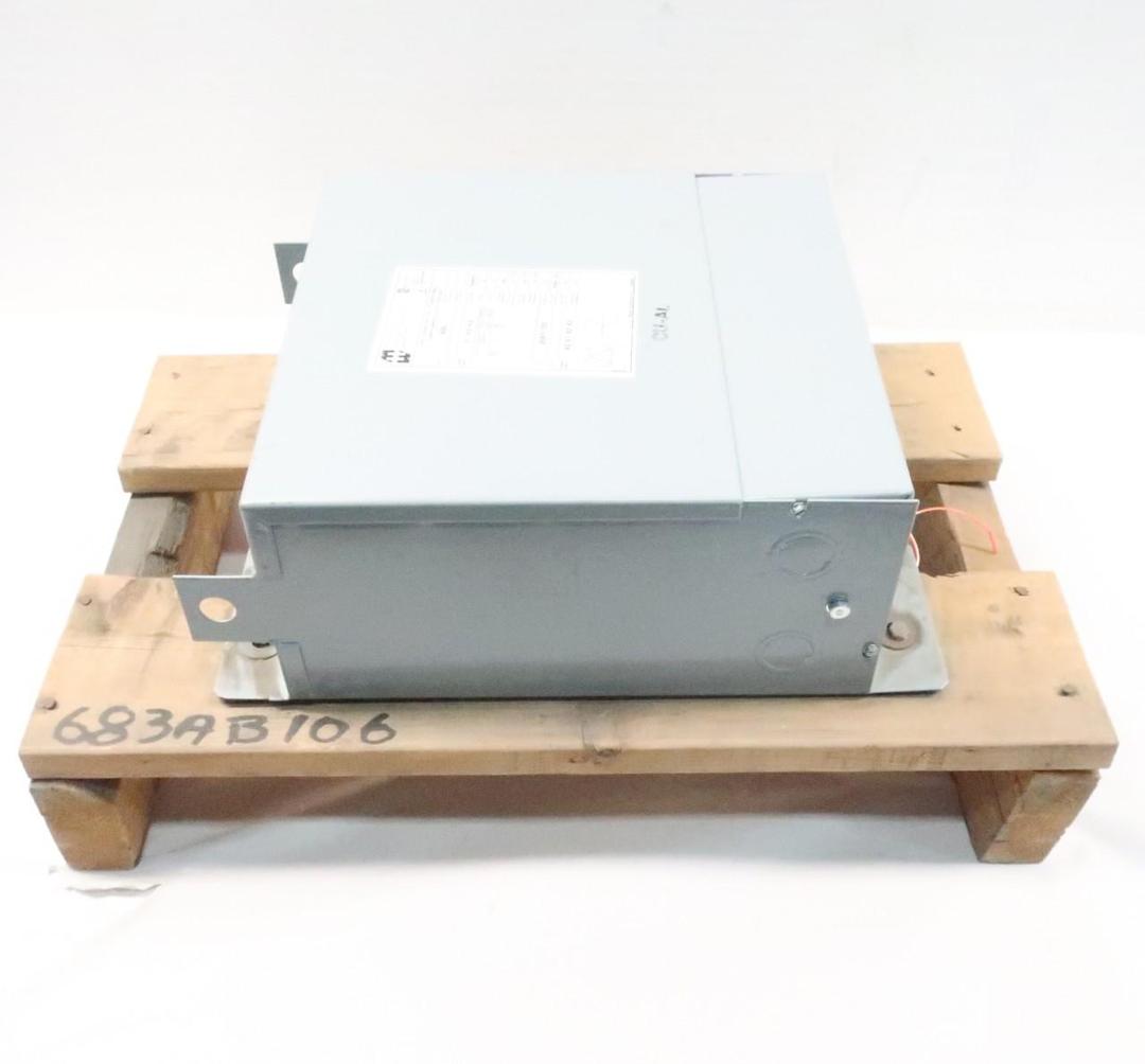 HAMMOND P003PBCF DRY TYPE TRANSFORMER 3PH 3KVA 570/600/630V-AC 120/208V-AC