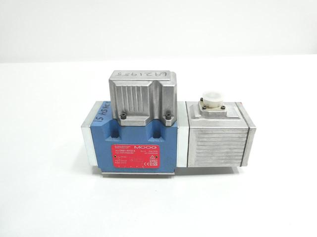 MOOG D661-431D-4 S55FYFMANVB0 HYDRAULIC SERVO VALVE 15V 210PSI