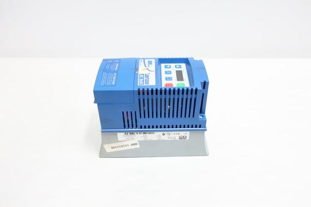 LENZE ESV402N02TXB INVERTER VFD 240V-AC 0-500HZ 0-230V-AC 5HP