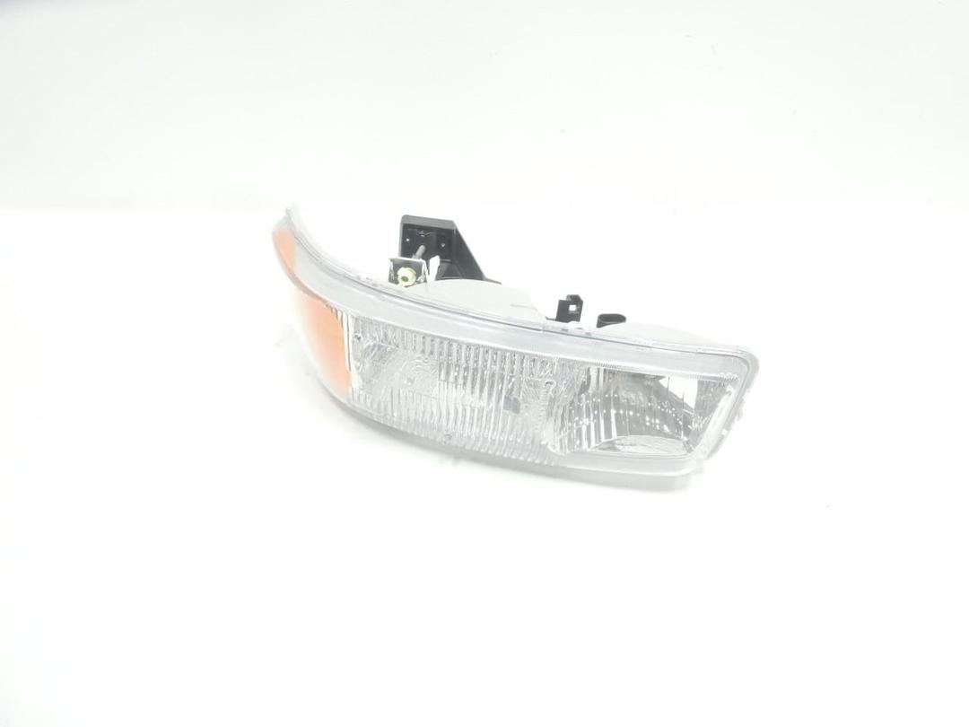 GENERAL MOTORS GM 15850351 DRIVER SIDE HEADLIGHT