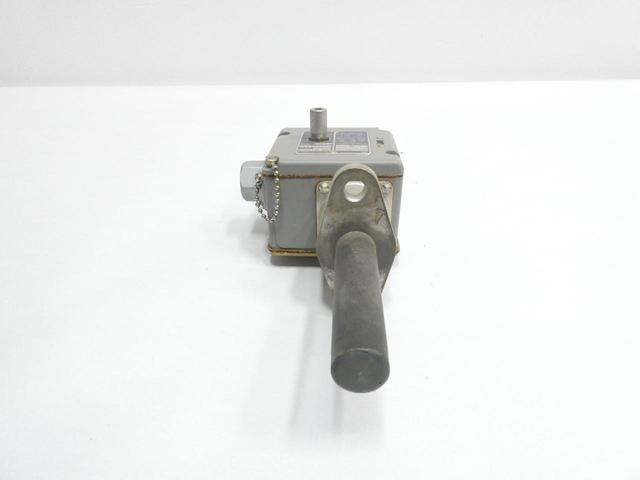 SQUARE D 9025 BGW22S9 TEMPERATURE SWITCH 208F 600V-AC