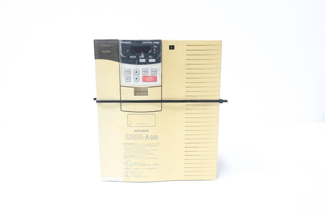 MITSUBISHI FR-A520-5.5K INVERTER 200-240V-AC 0.2-400HZ 200-240V-AC 5.5KW