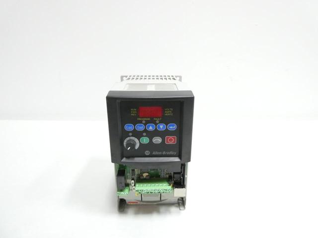 ALLEN BRADLEY 22B-D6P0N104 POWERFLEX 40 DRIVE 380-480V-AC 0-400HZ 0-460V-AC 3HP