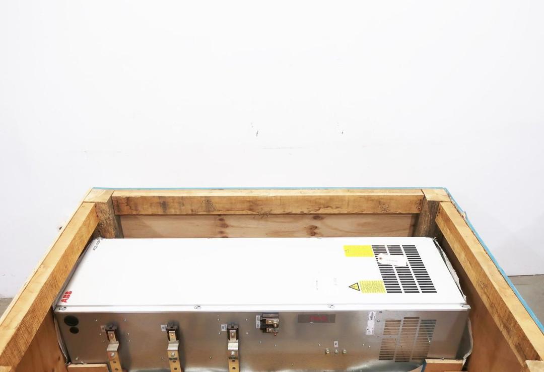 ABB ACS 604-0320-3 ACS 600 FREQUENCY CONVERTER 3-380/415V-AC 0-300HZ 350HP