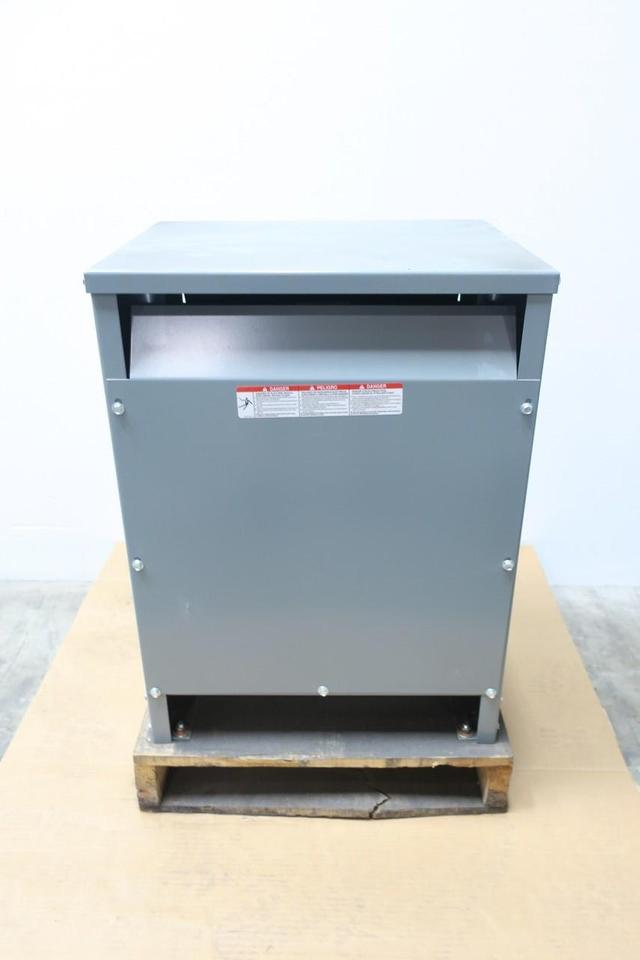 SQUARE D EE15T3HCU VOLTAGE TRANSFORMER 3PH 15KVA 480V-AC 120/208V-AC