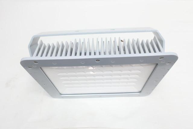 CROUSE HINDS FMV11LCY/UNV176 LUMINAIRE 100W 100-277V-AC