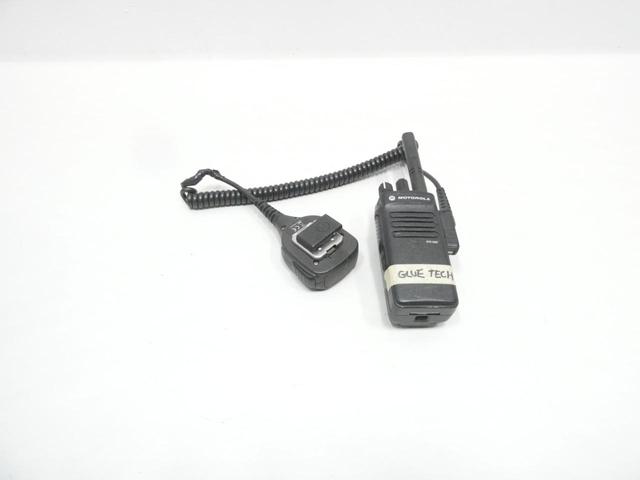 MOTOROLA AAH02RDC9VA1AN XPR 3300E PORTABLE RADIO