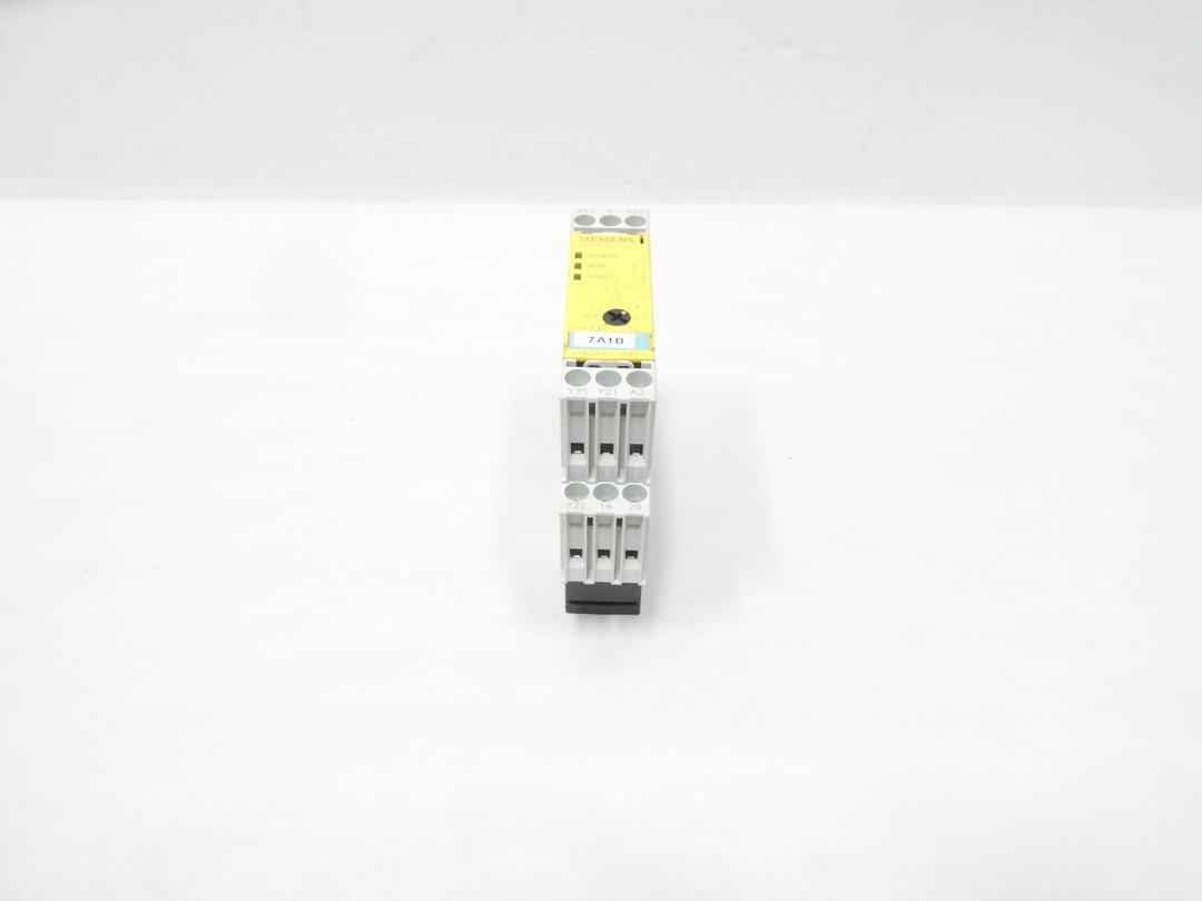 SIEMENS 3TK2842-1BB41 SAFETY RELAY MODULE