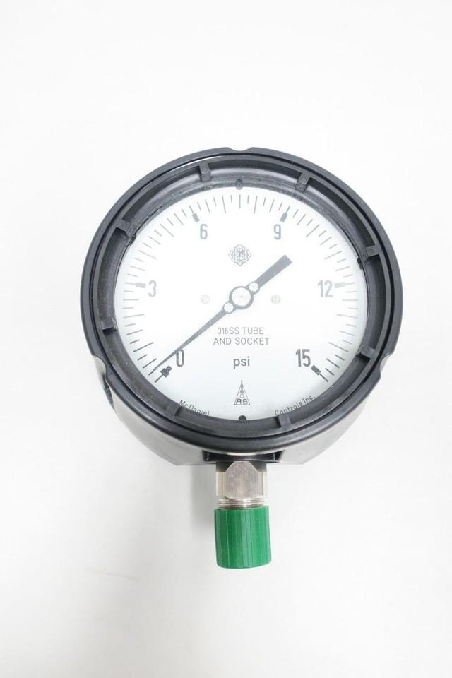 MCDANIEL CONTROLS MPB/SCA AB01214 PRESSURE GAUGE 4-1/2IN 0-15PSI 1/2IN NPT