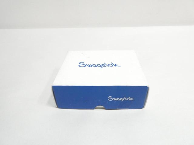 BOX OF 25 SWAGELOK SS-810-R-4 STAINLESS REDUCER 1/2IN TUBE X 1/4IN TUBE