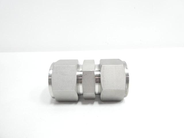 SWAGELOK SS-2400-6FP STAINLESS PIPE UNION 1-1/2IN TUBE