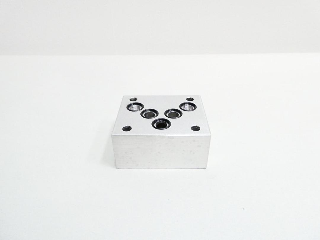 SUN HYDRAULICS IEK5-A2 HYDRAULIC VALVE MANIFOLD