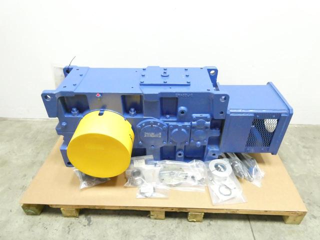 SUMITOMO PHD9065R4-RJRT-224 PARAMAX 9000 ENCLOSED GEAR DRIVE 30HP 224.81:1