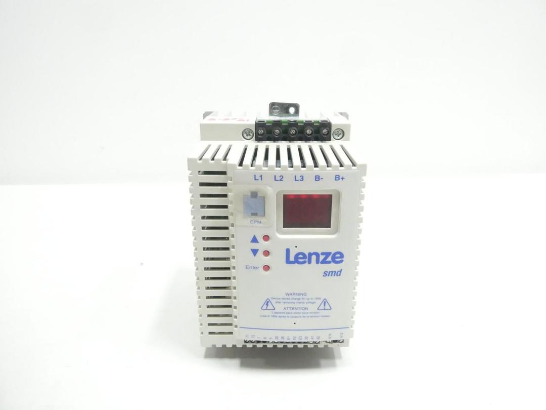 LENZE ESMD152L4TXA INVERTER 400/480V-AC 0-500HZ 0-400/480V-AC 1.5KW
