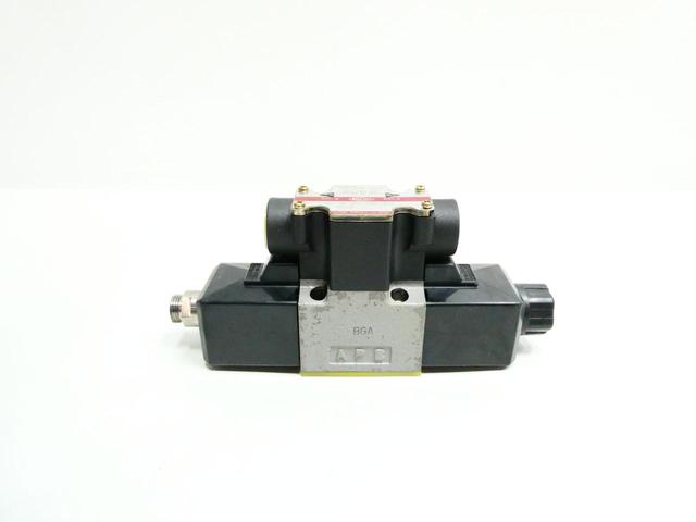 TOYO-OKI HD1-3W-BGA-025A-WYA1 HYDRAULIC DIRECTIONAL CONTROL VALVE 100V-AC