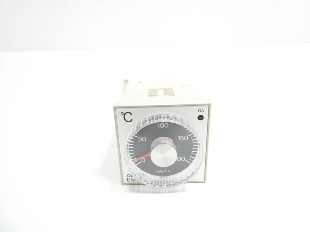 OMRON E5C2-R20K TEMPERATURE CONTROLLER 0-200C 250V-AC