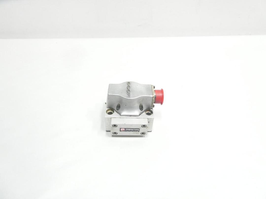 MOOG D760-225A S038J0070NE SERVO VALVE