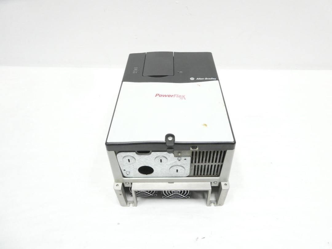 ALLEN BRADLEY 20AD027A0AYNANC0 POWERFLEX 70 DRIVE 0-400HZ 0-460V-AC 20HP