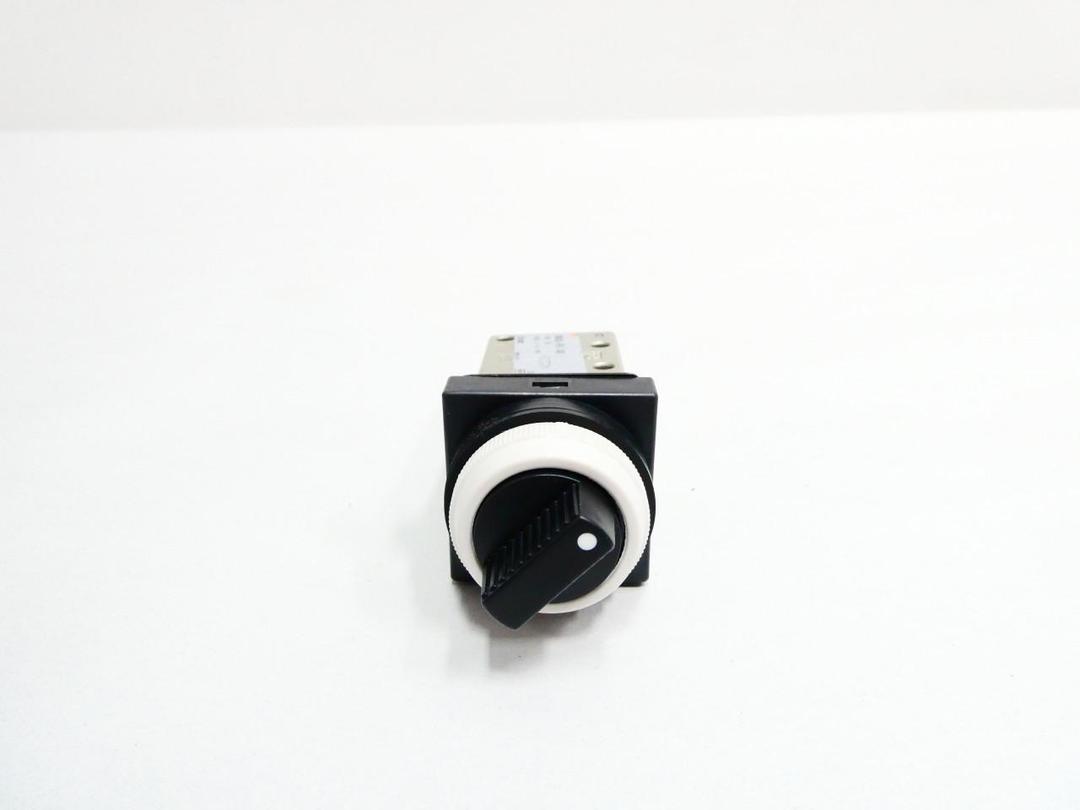 SMC VM430-F01-34B 2 POS SELECTOR CONTROL VALVE 1.0MPA