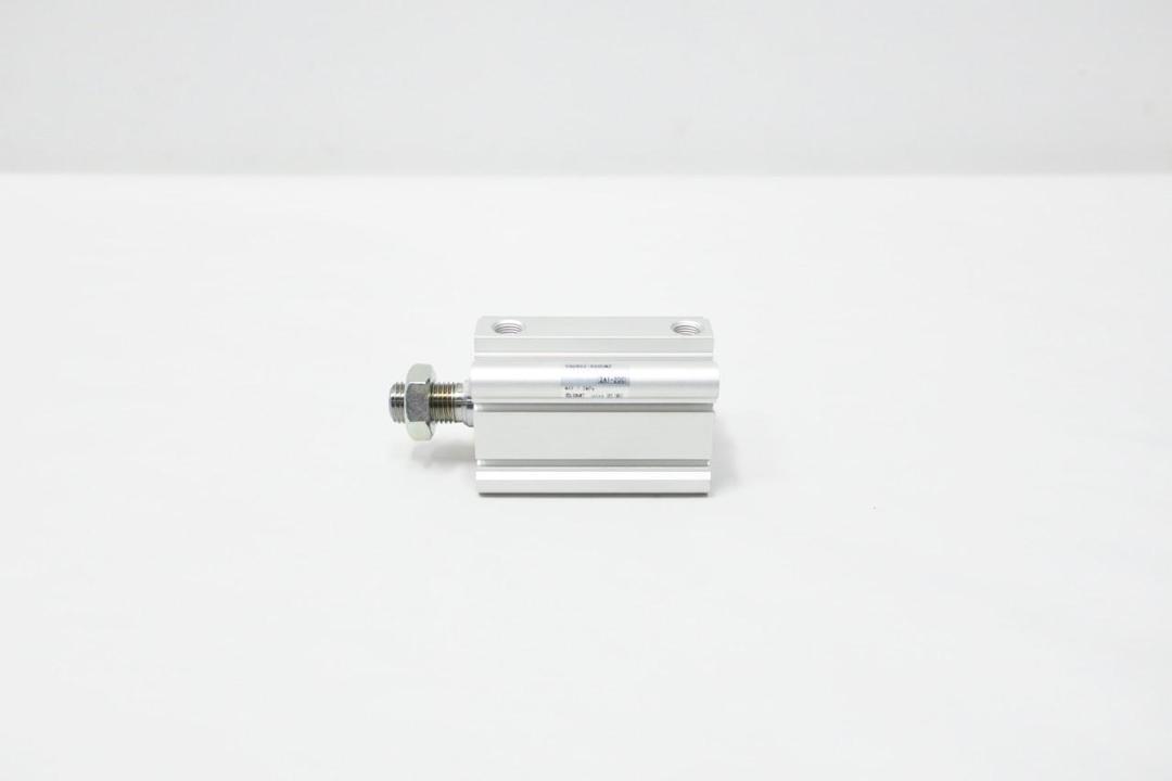 SMC CQ2B32-50DCMZ DOUBLE ACTING PNEUMATIC CYLINDER 1/2IN 1/8IN NPT 1MPA