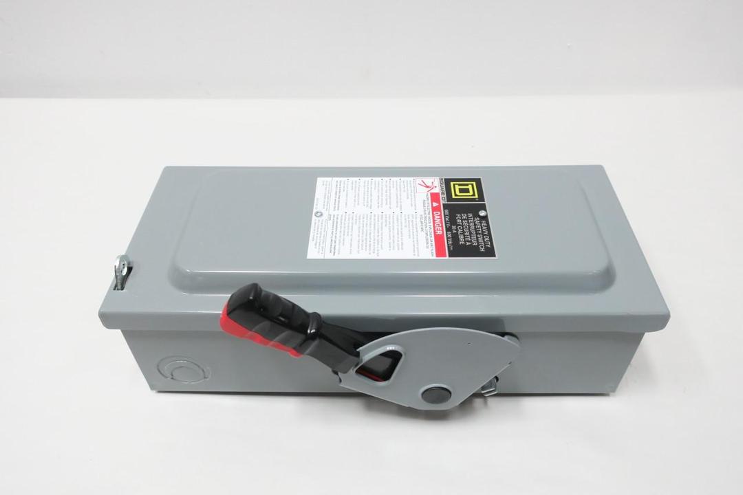 SQUARE D CH361 FUSIBLE DISCONNECT SWITCH 3P 30A AMP 600V-AC
