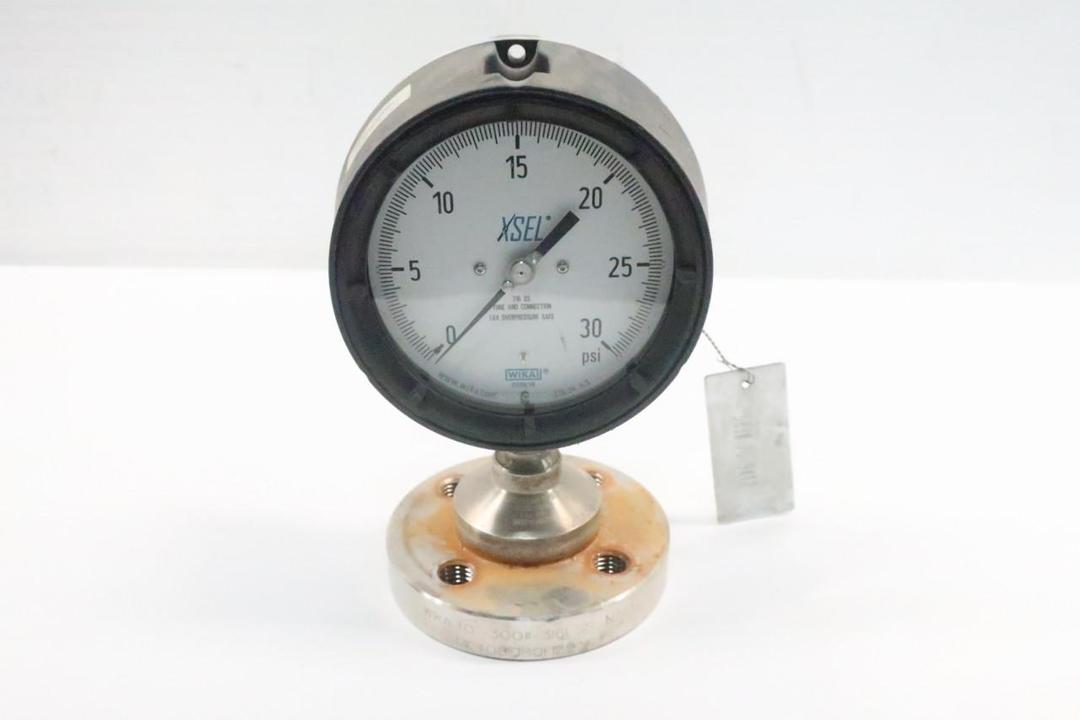 WIKA 8100BKYN XSEL PRESSURE GAUGE 4-1/2IN 0-30PSI