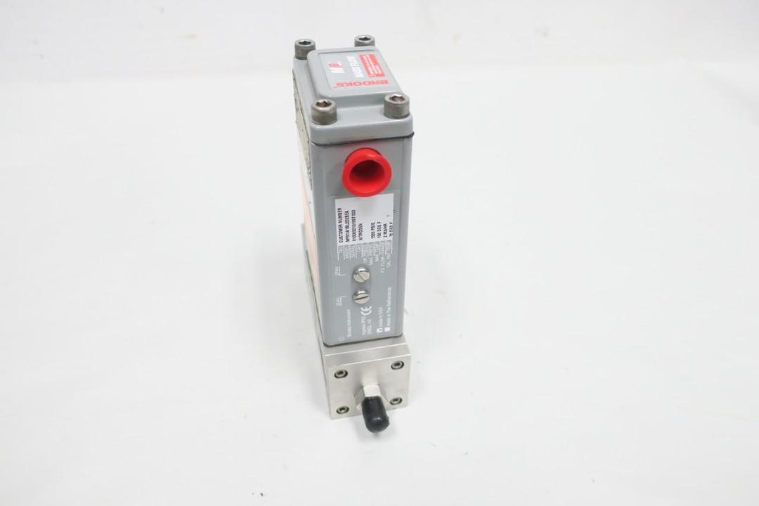 BROOKS INSTRUMENT MF51IA1BL2D2BEA MASS FLOW METER 2M3/H 24V-DC