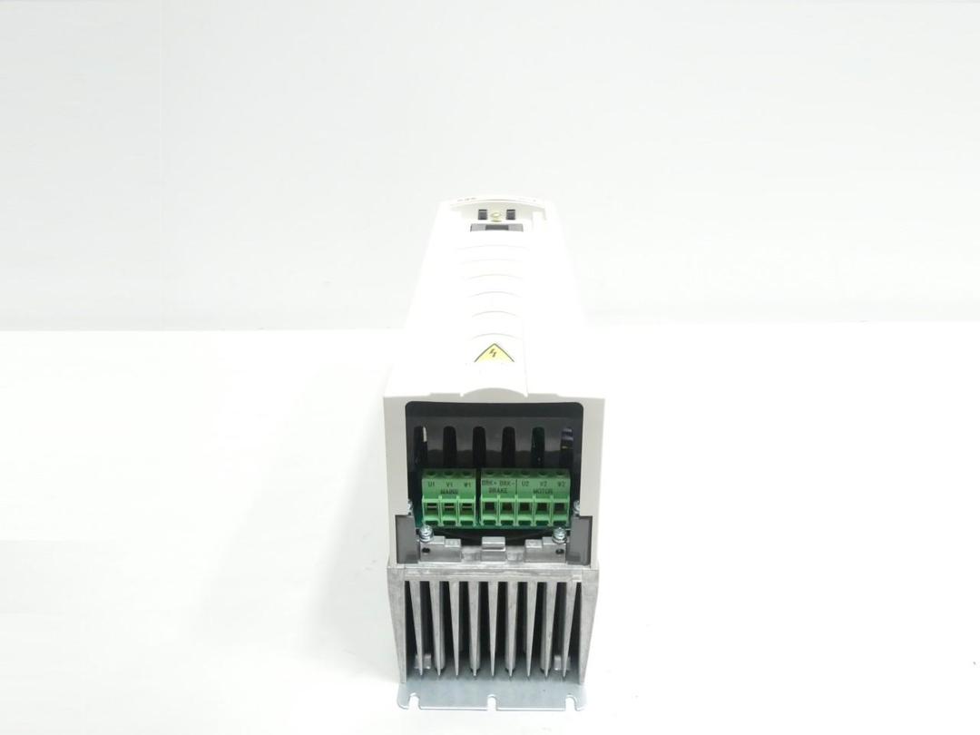 ABB ACH550-UH-023A-4 AC VFD DRIVE 380-480V-AC 0-500HZ 0-480V-AC 15HP