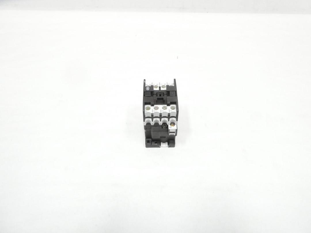 MOELLER DILR22 AC CONTACTOR 120V-AC 15A AMP