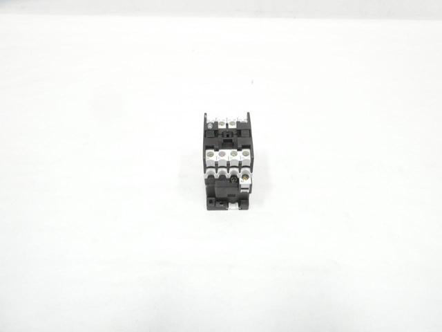 MOELLER DILR22 AC CONTACTOR 120V-AC 15A AMP