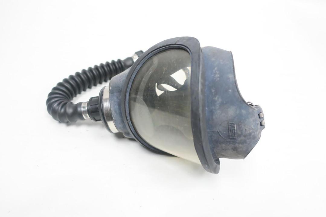 MSA BM-13D-17 INDUSTRIAL GAS MASK