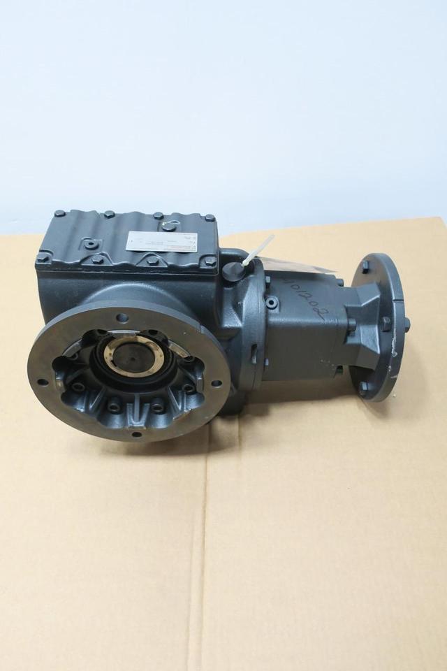 SEW EURODRIVE SAF77 AM213/215 RIGHT ANGLE GEAR REDUCER 17.45:1