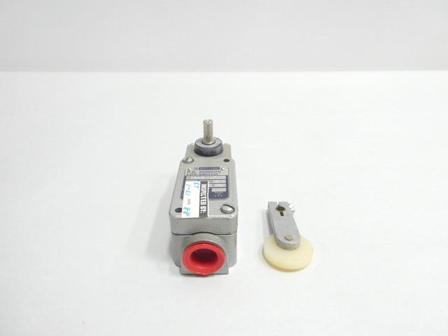 TELEMECANIQUE C4BRJK01 RB DENISON LIMIT SWITCH 300V-AC