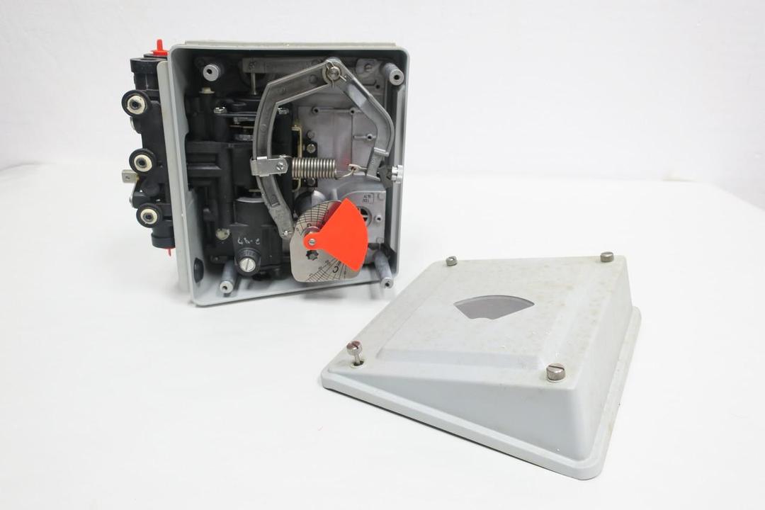 BAILEY AP411000 PNEUMATIC VALVE POSITIONER 150PSI