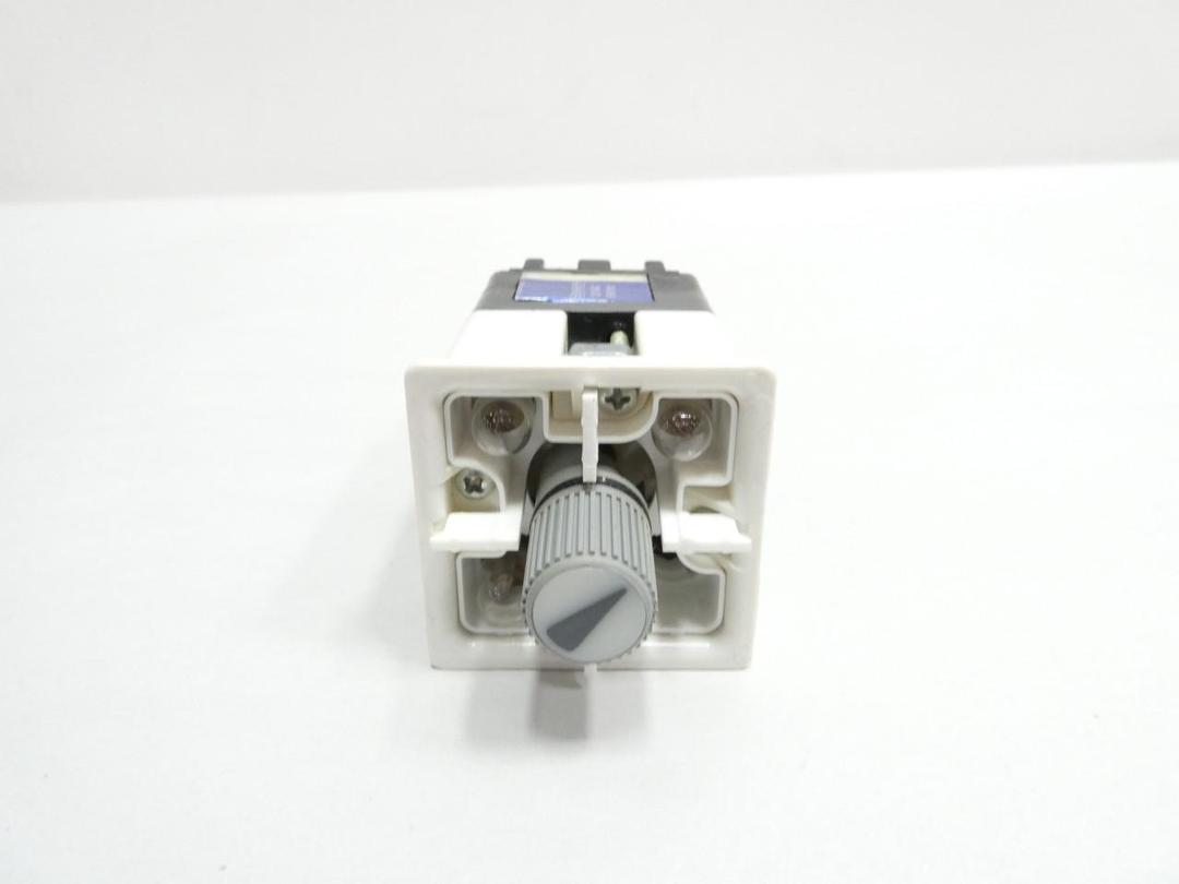 SENASYS 910AEC011 SPRING RETURN SELECTOR SWITCH 120V-AC