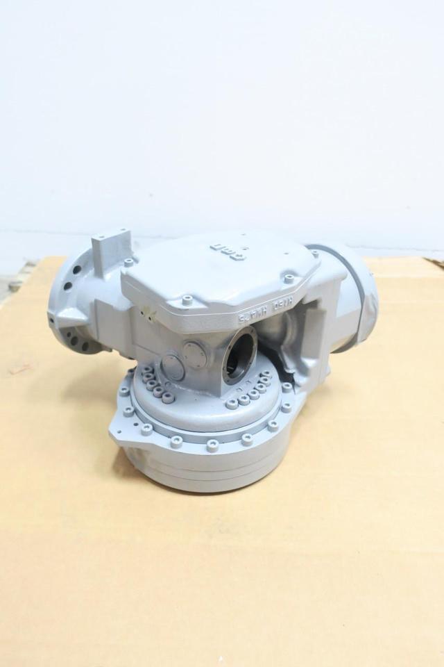 YASKAWA MOTOMAN 149709-1 HW0171254-A TYPE I ES165N WRIST ASSEMBLY LIGHT GRAY