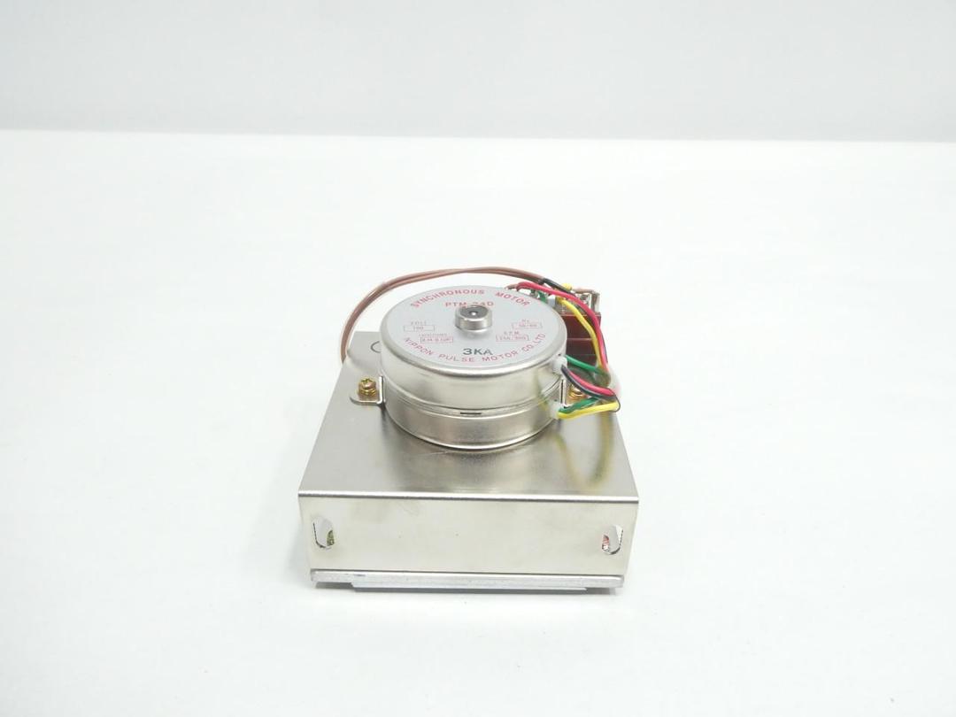 NPM NIPPON PULSE PTM-24D SYNCHRONOUS MOTOR 0.14/0.1UF 250/300RPM 110V-AC