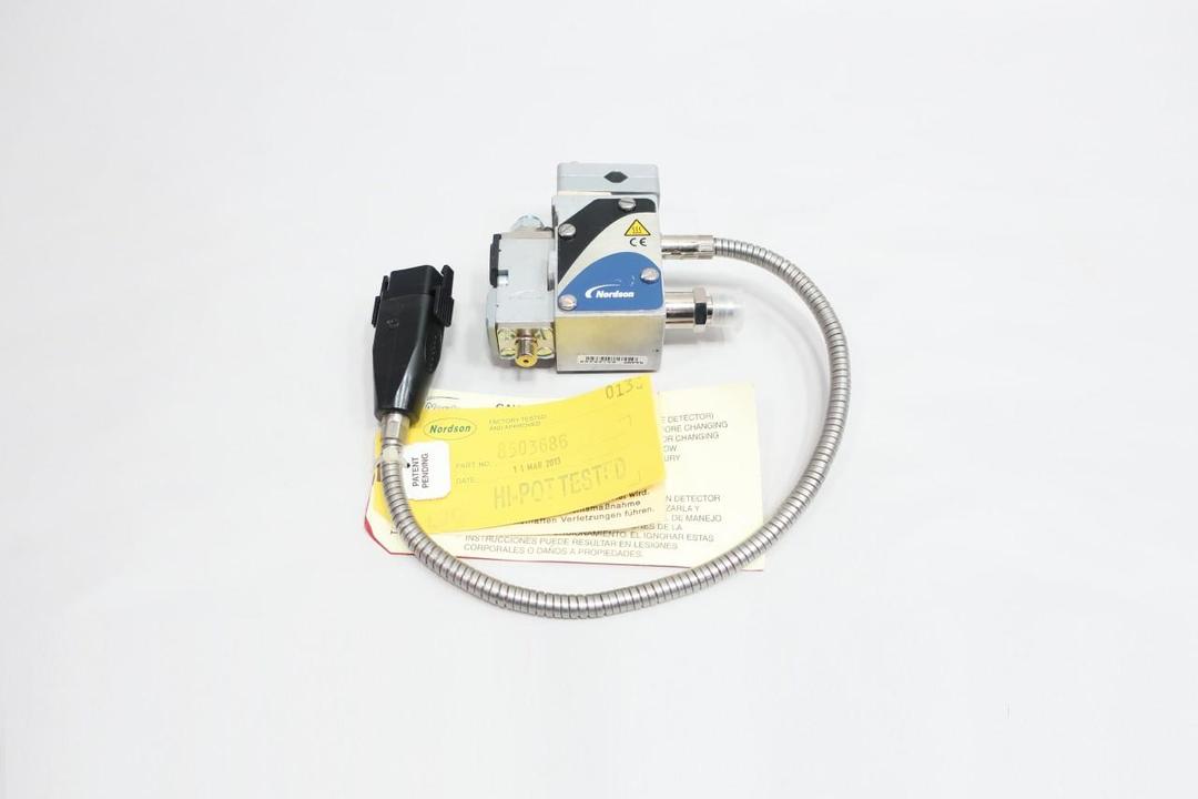 NORDSON 8503686 SOLIDBLUE HOT MELT GLUE APPLICATOR GUN 150W 240V-AC OEM
