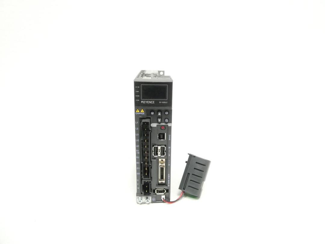 KEYENCE SV-020L2 SERVO DRIVE 0-400HZ 200-230V-AC 0-230V-AC 3PH 200W
